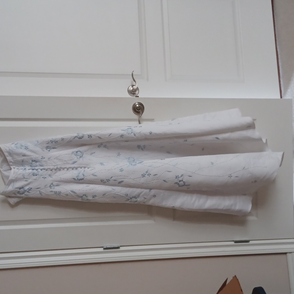 Dress - Picture 5 of 9